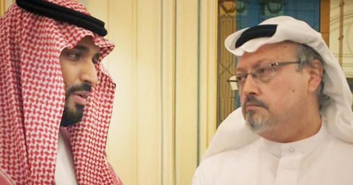 Khushoggi habla con un príncipe saudí en The Dissident