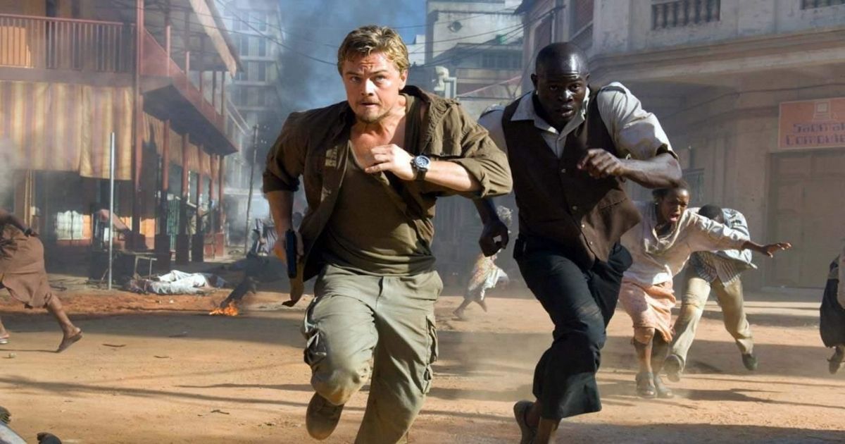 DiCaprio huye de las bombas en la ciudad en Blood Diamond