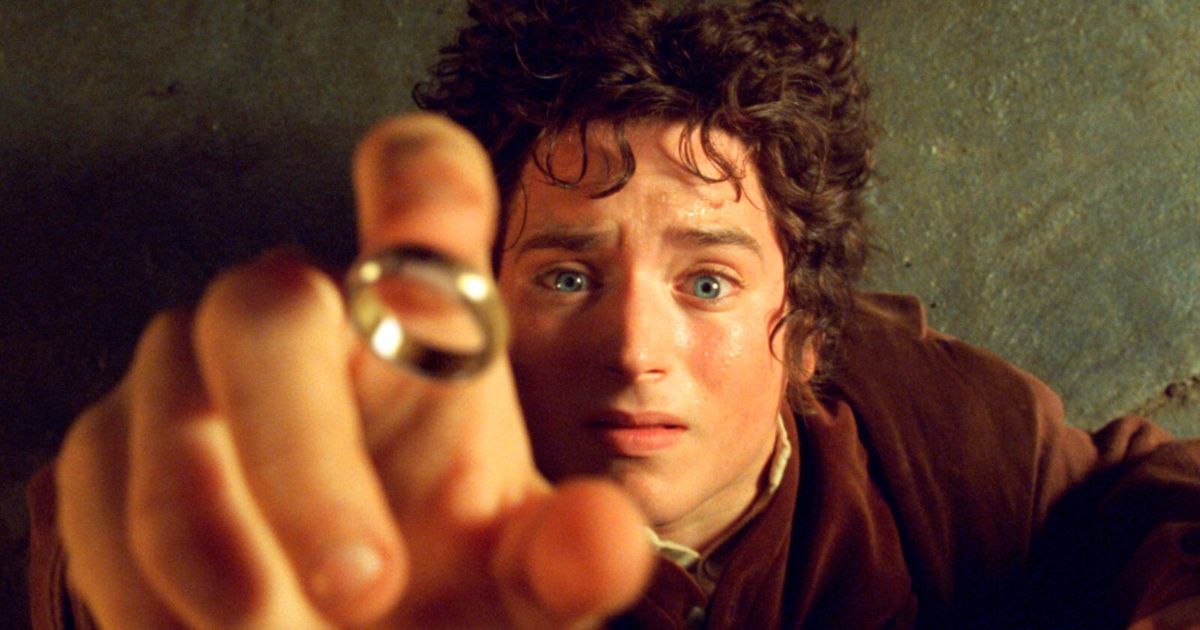 El anillo único cae sobre Frodo en El señor de los anillos