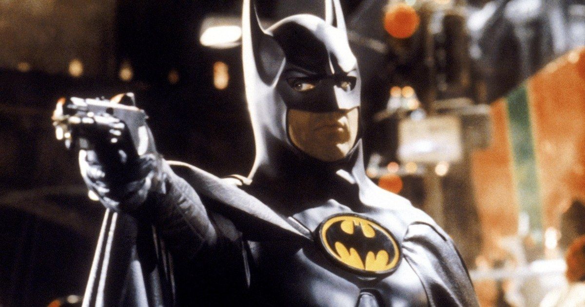Michael Keaton les recuerda a todos que sigue siendo Batman en su discurso de graduación